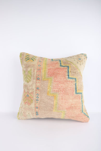 Throw Pillows – Loom Decor