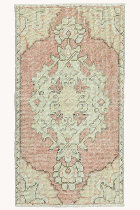 Vintage Turkish Mini Rug No. 533 | 1'5 x 2'7